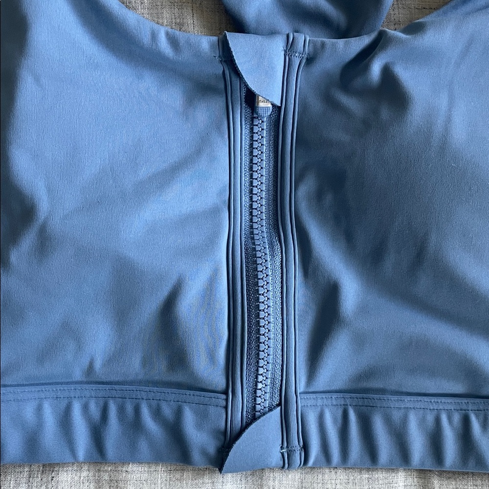 Athleta Ultimate Zip Front Sports Bra Size Large D-DD in - Picture 2 of 7